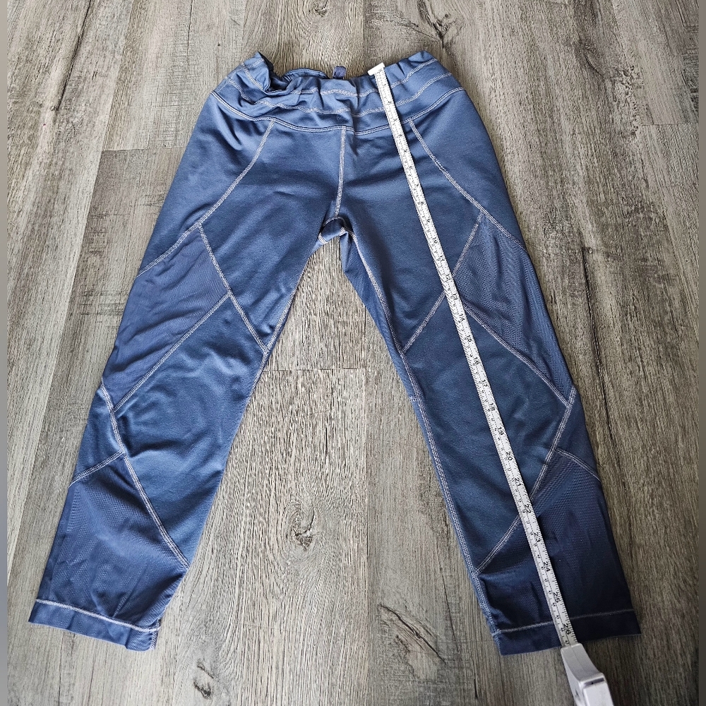 Athleta Excursion Chic Blue Workout Leggings Size… - image 3